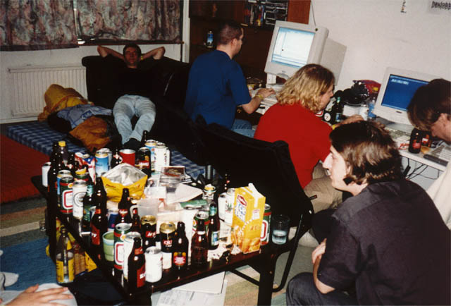 The real Boozembly was chez droid: ??, Cynic, Droid, XXX, Visualice