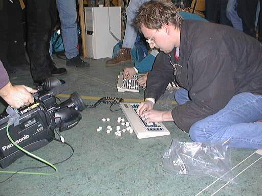 How to put a keyboard together - one of the funny games at Mekka/Symposium.
