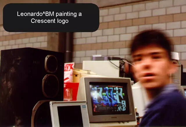 Leonardo working on a Crescent 2 - Logo.
