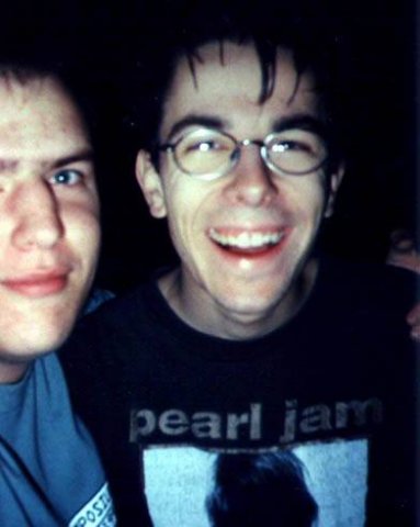 Whoo. Its Poti again - with Shine (Black Maiden) on the left. A really great photo :)
