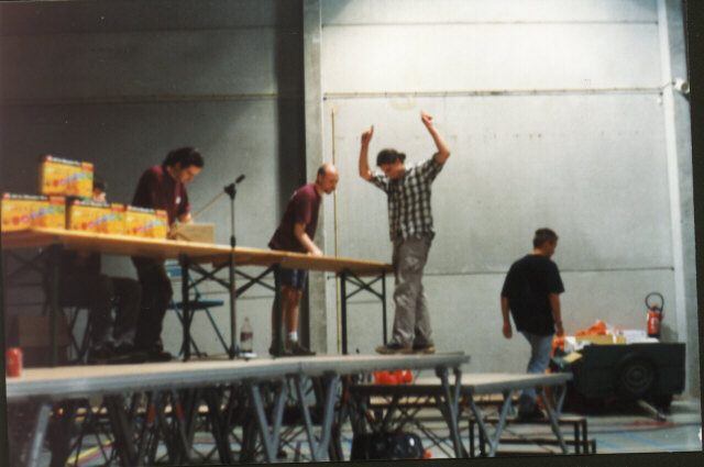 Noize posing for the crowd - and for his 3rd place. Sure.
